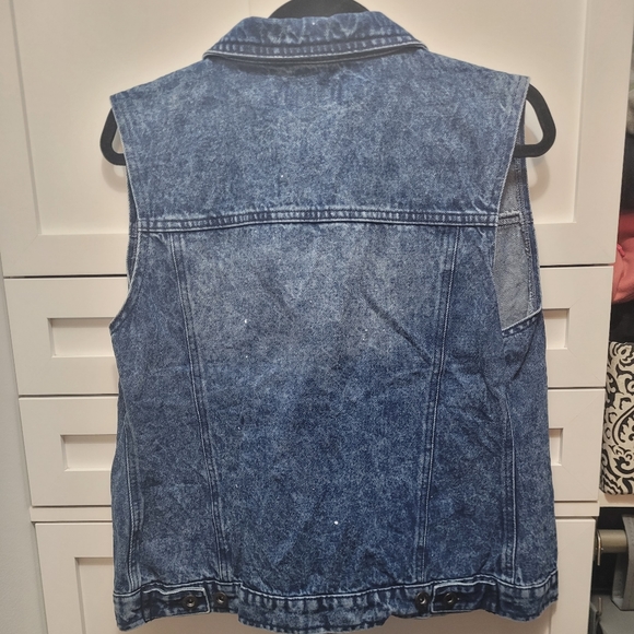 Jean Vest Size large - Picture 2 of 3